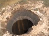 Ученые изучат гигантскую воронку на Ямале, которая может быть следом упавшего метеорита Ученые изучат гигантскую воронку на Ямале, которая может быть следом упавшего метеорита