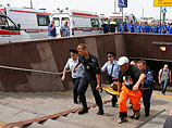 В московском метро, где во вторник утром три вагона сошли с рельсов, что стало причиной гибели более 10 человек, продолжается спасательная операция В московском метро, где во вторник утром три вагона сошли с рельсов, что стало причиной гибели более 10 человек, продолжается спасательная операция