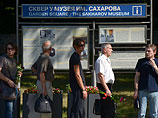 В Москве прощаются с Валерией Новодворской - у Сахаровского центра выстроилась очередь В Москве прощаются с Валерией Новодворской - у Сахаровского центра выстроилась очередь