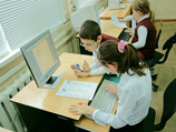 Кроме того, по словам замглавы департамента образования региона Александра Измайлова, для учеников "в целях безопасности" предлагается ограничить доступ к Google со школьных компьютеров 