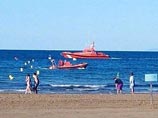 В Испании "утонувшего" пловца нашли в баре после трехчасовой масштабной спасательной операции 