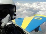 Как сообщается на сайте Минобороны Украины, боевое задание выполняли два самолета Су-25. Повстанцам удалось повредить ведомый самолет из пары штурмовиков