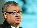 Глава ВТБ Костин считает новые санкции "неуместными"
