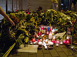 Наибольшее внимание в Киеве, как и в Москве, приковано к посольству Нидерландов. Как передает сайт Korrespondent.net, киевляне приходили к нему всю ночь