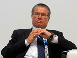 "Мы сделали небольшое исследование, которое показывает, что это очень большие риски для экономического роста, для инвестиционного процесса и для инфляции", - пояснил Улюкаев