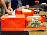 Бортовые самописцы малайзийского лайнера Boeing 777, разбившегося на Украине, в среду утром, 23 июля, доставлены в Великобританию под наблюдением специалистов Международной организации гражданской авиации (ICAO) Бортовые самописцы малайзийского лайнера Boeing 777, разбившегося на Украине, в среду утром, 23 июля, доставлены в Великобританию под наблюдением специалистов Международной организации гражданской авиации (ICAO)