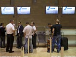 Сотни пассажиров из разных стран не могут вылететь из Израиля в связи с отменой международными авиакомпаниями рейсов из-за опасений по поводу продолжающихся в стране боевых действий против членов радикального движения "Хамас"