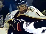 Бывший хоккеист Патрик Коте, известный по выступлениям в НХЛ, осужден на 2,5 года за ограбление банков