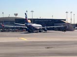 Около 300 россиян больше суток ждут вылета из аэропорта Тель-Авива