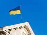 Над Лисичанским горсоветом поднят флаг Украины, доложили военные президенту Порошенко Над Лисичанским горсоветом поднят флаг Украины, доложили военные президенту Порошенко