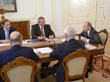 В подмосковной резиденции Ново-Огарево президент России Владимир Путин 28 июля провел совещание по вопросу импортозамещения в оборонно-промышленном комплексе В подмосковной резиденции Ново-Огарево президент России Владимир Путин 28 июля провел совещание по вопросу импортозамещения в оборонно-промышленном комплексе