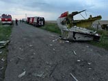 Эксперты комиссии по изучению причин авиакатастрофы Boeing 777 сообщили, что данные с бортовых самописцев указывают на то, что причиной разрушения и падения самолета стала "массовая взрывная декомпрессия" Эксперты комиссии по изучению причин авиакатастрофы Boeing 777 сообщили, что данные с бортовых самописцев указывают на то, что причиной разрушения и падения самолета стала "массовая взрывная декомпрессия"