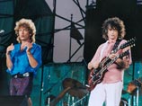 Британская рок-группа Led Zeppelin намерена через 43 года после выхода своего хита "Stairway to Heaven" впервые опубликовать его альтернативную версию (фото 1980-х годов)