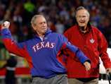 Экс-президент США Джордж Буш-младший написал книгу о своем отце - 41-м президенте США Джордже Буше-старшем, которому в июне исполнилось 90 лет