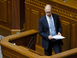 Сам Яценюк, попросившийся на прошлой неделе в отставку, останется премьером