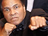 Перчатки, в которых в 1971 году американский боксер Мохаммед Али боролся за звание чемпиона мира в тяжелом весе с американцем Джо Фрейзером и впервые в своей карьере потерпел поражение, проданы в четверг за 388 тысяч долларов