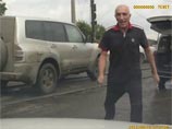 В Иркутске участник дорожного конфликта напал на обидчика с шампурами (ВИДЕО)