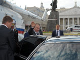 Во время визита президента России Владимира Путина в Воронеж были задержаны несколько активистов, которые вышли на одиночные пикеты с требование прекратить добычу цветных металлов на Черноземье Во время визита президента России Владимира Путина в Воронеж были задержаны несколько активистов, которые вышли на одиночные пикеты с требование прекратить добычу цветных металлов на Черноземье