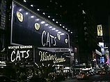 Последнее представление мюзикла Эндрю Ллойда Вебера, который побил все рекорды популярности, прошло с аншлагом, как и все 18 лет, что этот спектакль шел в одном из театров Нью-Йорка