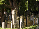 Безработный британец, изображавший на кладбище привидение, приговорен к штрафу