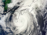 Проходя над Японией, "Халонг" ослаб до тропического шторма и продолжает свое движение на север в сторону Японского моря, свидетельствуют данные Главного метеорологического управления страны