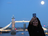 Жители Земли делятся впечатлениями от Луны, подошедшей на самое близкое за 20 лет расстояние (ФОТО с МКС)