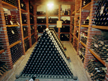 В 2010 году, когда были налажены поставки импортных вин в РФ, ППП ввезло всего 22,8 тысяч литров, однако в первом полугодии 2014 года этот показатель увеличился чуть ли не экспоненциально и составил 1,053 миллиона бутылок вина
