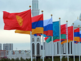 Киргизия рассчитывает до конца года присоединиться к Таможенному союзу и Евразийскому экономическому союзу (ЕАЭС) России, Белоруссии и Казахстана.