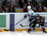 Хоккейный матч в Астане был прерван из-за тяжелой травмы игрока "Авангарда"