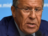 Колонна автомобилей с гуманитарной помощью приближается к границе Украины Колонна автомобилей с гуманитарной помощью приближается к границе Украины