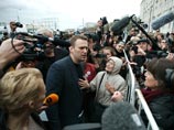 Суд спустя полгода снял с Навального "обет молчания", разрешив отвечать на накопившиеся к нему претензии Суд спустя полгода снял с Навального "обет молчания", разрешив отвечать на накопившиеся к нему претензии