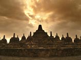 В Индонезии сторонники "Исламского государства" пригрозили взорвать знаменитый храм Боробудур