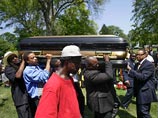 Похороны подростка посетили правозащитники Эл Шэрптон и Джесси Джексон