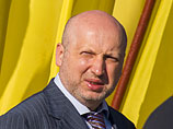 Спустя четыре дня после заключения договоренности с Варшавой, 18 августа, спикер Верховной Рады Александр Турчинов заявил, что Киев "нуждается в реальной помощи, в том числе в помощи военной техникой" Спустя четыре дня после заключения договоренности с Варшавой, 18 августа, спикер Верховной Рады Александр Турчинов заявил, что Киев "нуждается в реальной помощи, в том числе в помощи военной техникой"