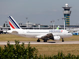 Французского правительство рекомендовала национальному авиаперевозчику Air France отказаться от полетов в столицу Сьерра-Леоне из-за распространения в этой стране смертоносной лихорадки Эбола