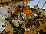 Космический аппарат, который был запущен на орбиту 19 июля, должен был провести на орбите два месяца, однако госкомиссия приняла решение сажать аппарат раньше из-за второй за время полета биоспутника потери связи