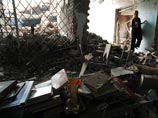 1 сентября 2004 года в Беслане боевики захватили больше 1200 заложников. Три дня их держали в начиненном взрывчаткой спортивном зале школы без еды и воды. На третий день после захвата школы федеральные силы приняли решение штурмовать здание 1 сентября 2004 года в Беслане боевики захватили больше 1200 заложников. Три дня их держали в начиненном взрывчаткой спортивном зале школы без еды и воды. На третий день после захвата школы федеральные силы приняли решение штурмовать здание
