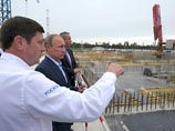 Президент России Владимир Путин в рамках турне по восточным частям страны посетил недостроенный космодром "Восточный", который называют "кормушкой для чиновников"