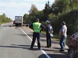 В Псковской области BMW въехала под фуру: пять человек сгорели В Псковской области BMW въехала под фуру: пять человек сгорели
