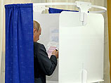 Президент России Владимир Путин, досрочно принявший участие в выборах депутатов Мосгордумы, действительно, голосовал не в территориальной избирательной комиссии, а в участковой, однако нарушения тут никакого нет