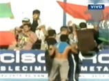 Аргентинские болельщики ограбили футболиста прямо во время матча (ВИДЕО) Аргентинские болельщики ограбили футболиста прямо во время матча (ВИДЕО)