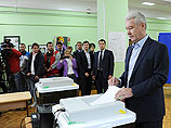 Выборы в Москве проходят при рекордно низкой явке. Молодежь заманивают бесплатными проездными