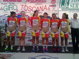 В результате оплошности дизайнеров колумбийская женская команда, спонсируемая правительством Боготы, предстала перед репортерами на велогонке "Джиро делла Тоскана" "обнаженной"