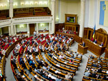 Украинский лидер Петр Порошенко предложил депутатам Верховной Рады новый законопроект, который определяет на три года статус Луганской и Донецкой областей, часть которых контролируется сепаратистами