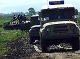 Ранения получили и находившиеся в машине полковник внутренних войск и водитель Ранения получили и находившиеся в машине полковник внутренних войск и водитель