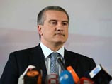Врио главы Крыма Сергей Аксенов ранее утверждал, что никаких проблем с крымскими татарами у властей нет. Причиной обысков он назвал "сигналы о наличии запрещенной литературы" Врио главы Крыма Сергей Аксенов ранее утверждал, что никаких проблем с крымскими татарами у властей нет. Причиной обысков он назвал "сигналы о наличии запрещенной литературы"