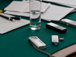 Авторы законопроекта считают, что владельцам СМИ необходимо дать время до 1 февраля 2017 года на изменение корпоративных цепочек в соответствии с нормами документа Авторы законопроекта считают, что владельцам СМИ необходимо дать время до 1 февраля 2017 года на изменение корпоративных цепочек в соответствии с нормами документа