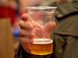 Чиновники жалуются, что половина "пивных напитков" в РФ изготовляется нелегально и непонятно из чего