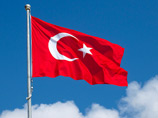 Турецкий МИД заявил, что это "никоим образом не соответствующими действительности", а "появление такой информации в прессе страны, которая, как и Турция, является членом НАТО и участником системы коллективной безопасности, вызывает удивление"