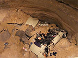 Машина рухнула в 8-метровую яму, образовавшуюся на трассе в Крыму: 6 человек погибли